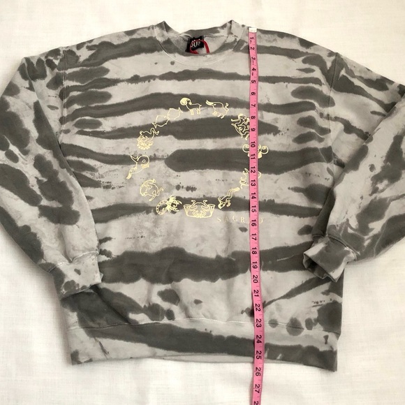 NWT Urban Outfitters BDG Grey Tie Dye Zodiac Sacred Symbol Sweatshirt Sz Small - Picture 10 of 10